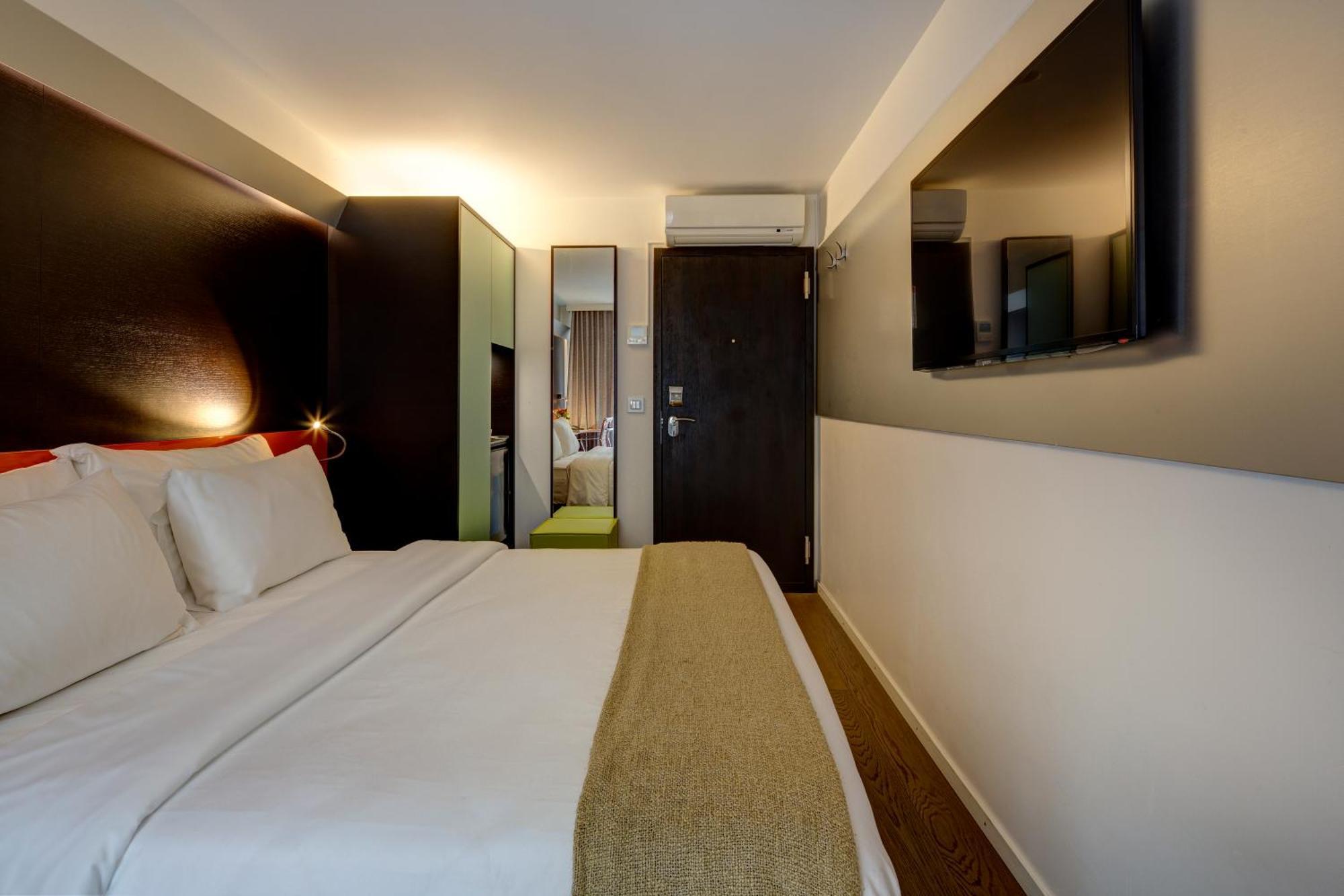 Hotel Design F6 3*