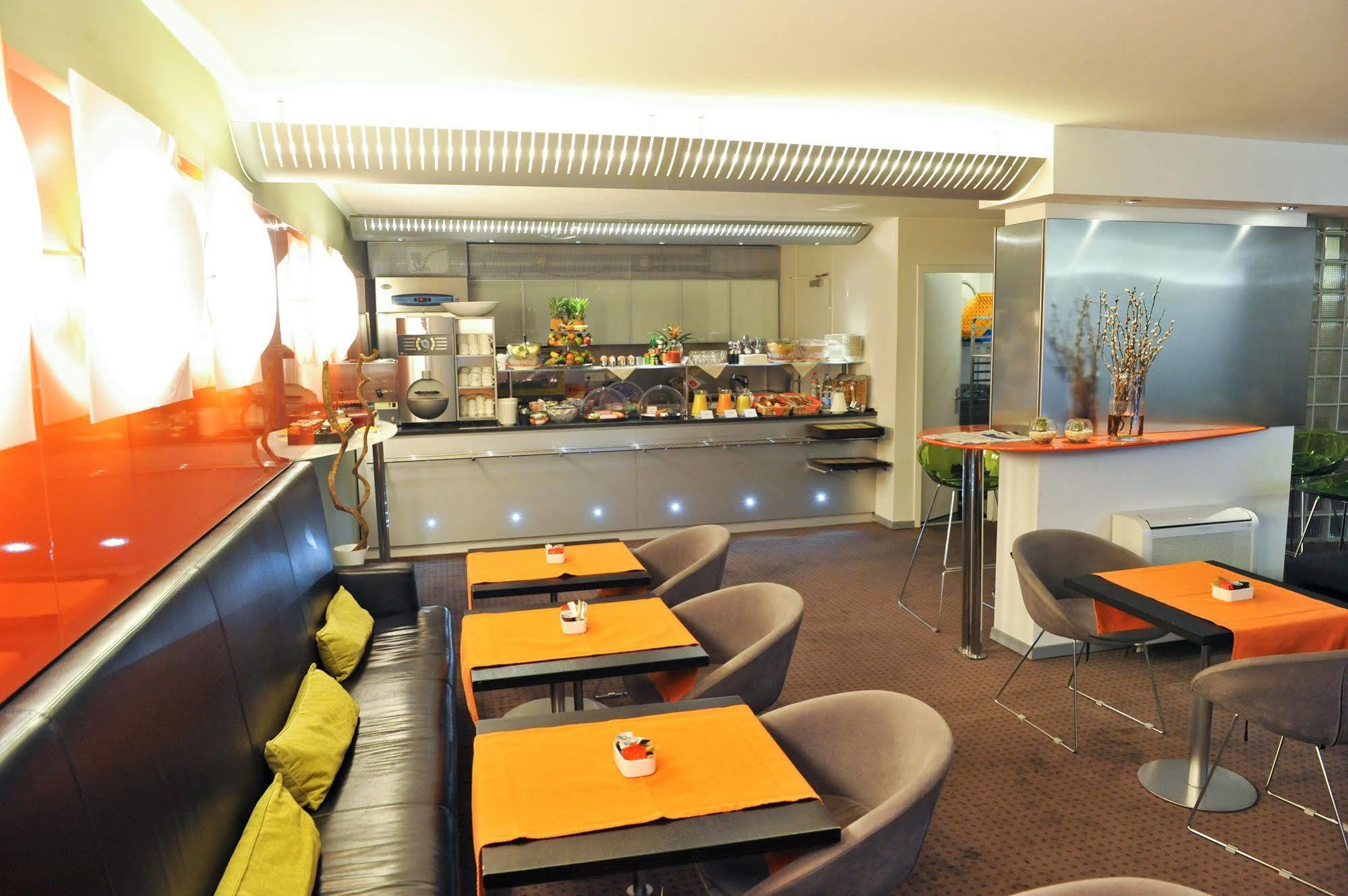 Hotel Design F6 3*